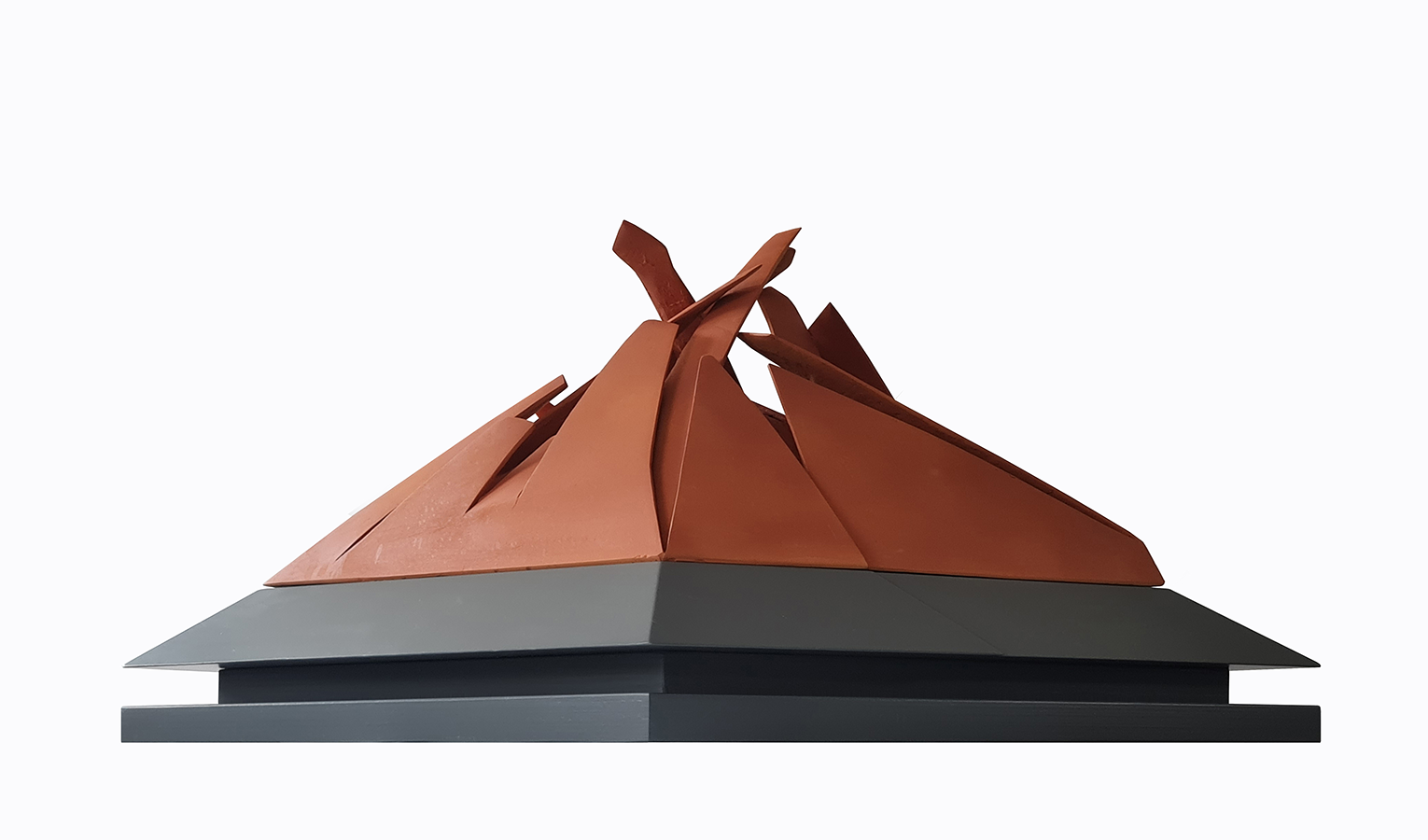 Esplosione-Implosione--di-Piramide-terracotta-e-legno-3